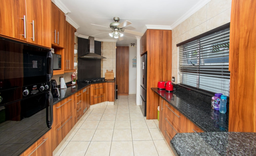 4 Bedroom Property for Sale in Nahoon Valley Park Eastern Cape